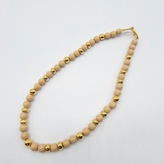 Vintage NAPIER Cream Beaded Necklace Gold Tone Simple Everyday Wear 16″