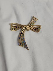 Vintage 60s Crown Trifari Modern Mosaic Blue & Green Poured Glass Bow Pin 3″