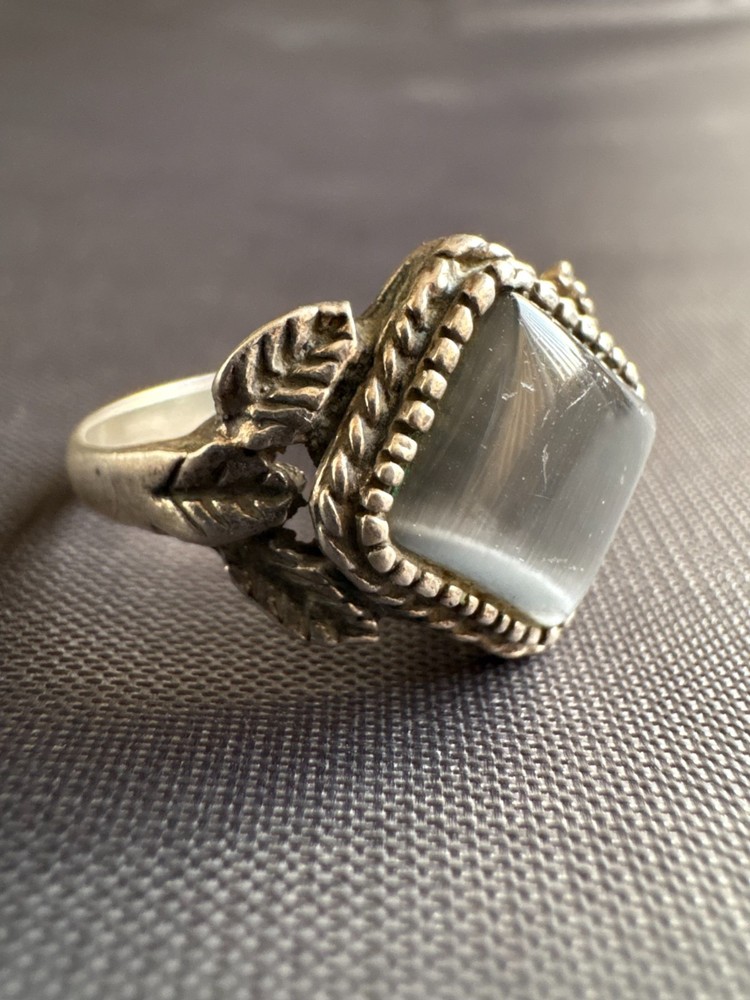 Vintage Silver Dark Grey Cat’s Eye Ring Handcrafted Ring Size 8 US
