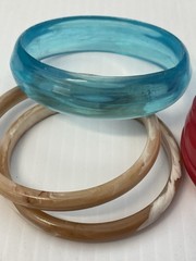 Vintage Plastic Resin Lucite Bangle Bracelet Lot 8pc Twisted Carved Hinged Cuff⁠