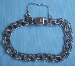 Vintage Elco 7 1/4″ double link box clasp sterling charm bracelet