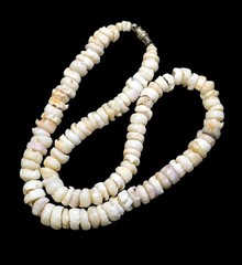 Vintage 70s Puka Shell Bead Necklace Hawaiian Surfer Beach 18″