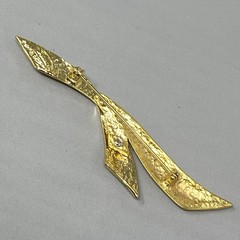Tona Vintage Brooch Pin Shiny Matte Gold Tone Long Curved Ribbon Abstract 4″