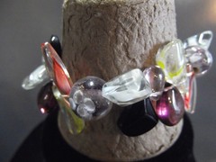 Vtg Costume Jewlery Multi colored Glass Beads 2.25″in Stretchy Barcelet