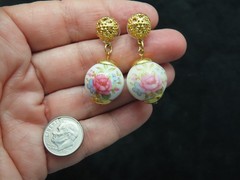 Vintage 1994 AVON “Rosemond” Gold Plated Ball w/Rose Bead Pierced Earrings