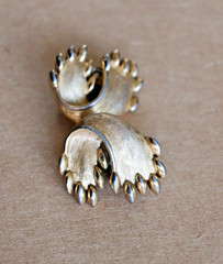 Crown Trifari Gold Tone Textured Clip On Earrings Golden Trifarium Vintage 1960s
