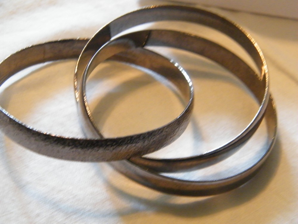 Beautiful Bangle Bracelet Dark Silver Tone 3 Connected 2 Shiny 1 Textured NICE