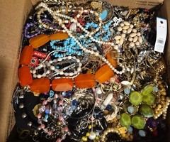 3 Lbs Jewelry Unsearched Huge Lot Vtg Vintage & New Junk & Wear Resell Tangles
