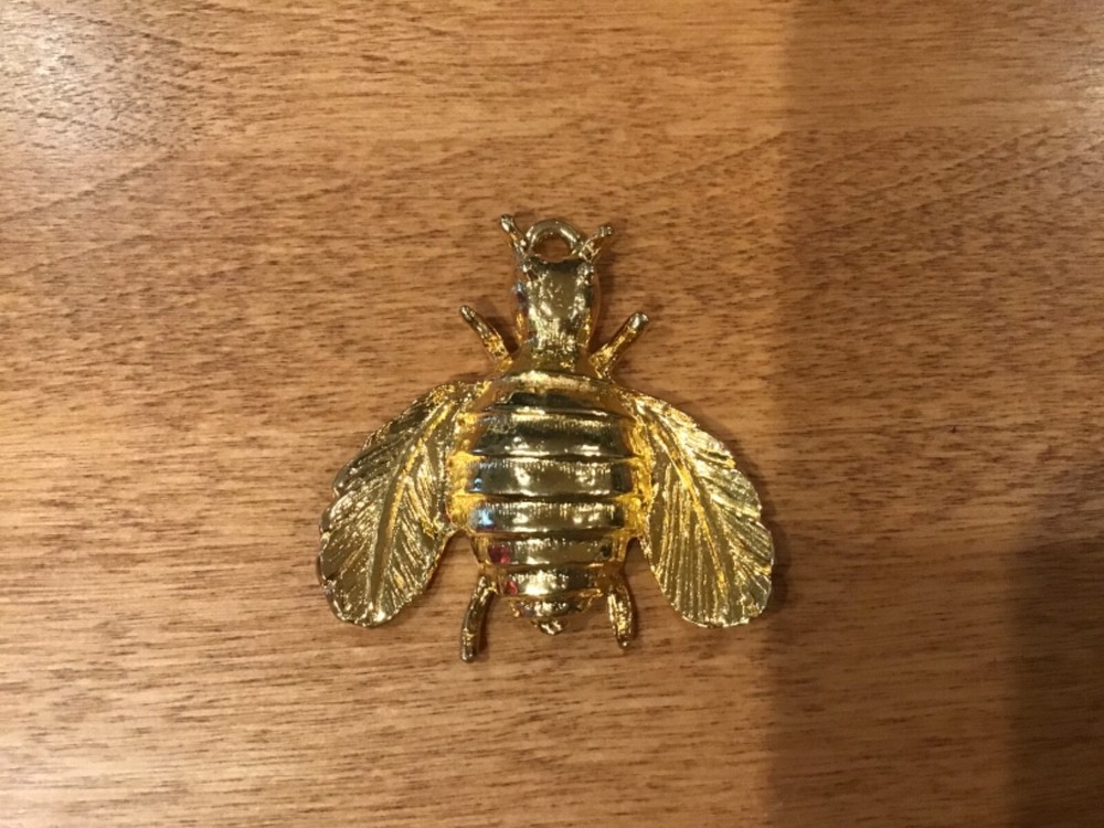 AUTHENTIC MIMI D N SIGNED LARGE GOLD PLATED BEE CHARM FOB PENDANT