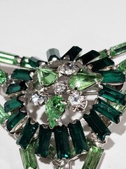 Juliana D&E Delizza Elster GREEN Art Deco Triangular Brooch Pin Earrings Set
