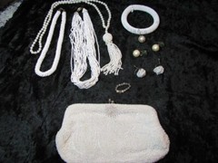 LOT P21 – 8 pc VINTAGE PEARL & SEED BEAD NECKLACE EARRINGS BRACELET RING CLUTCH
