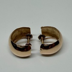 Vintage 18K Yellow Gold Wide Huggie Hoop Screw Back Earrings 3.22g 18MM x 10MM