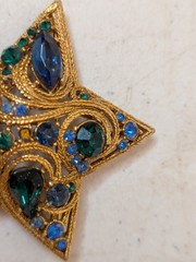 LaRoco La Roco Domed Paisley Rhinestone Star Brooch Pin Greens & Blues