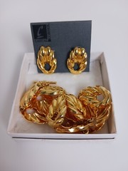 Vintage Casual Corner Choker Necklace With Earrings Goldtone