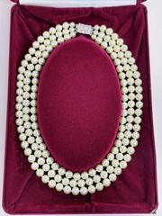 Camrose & Kross Jacqueline Kennedy 3 Strand Glass Pearl Necklace w/ Original Box