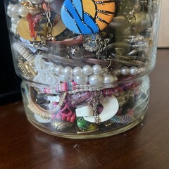 5-10LBS VINTAGE TO NOW WEAR CRAFT FIND Fun Jewelry Lot G Rings NECKLACES More