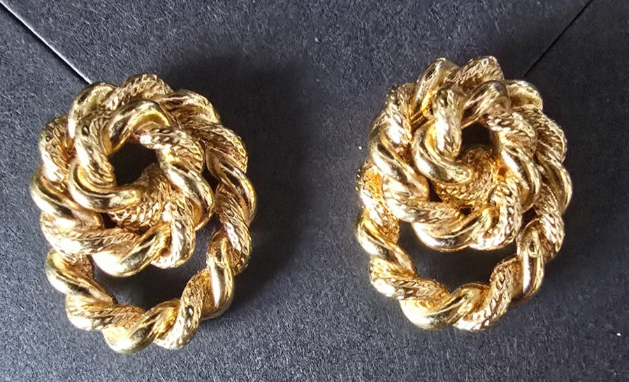 Vintage Monet Marked Twist Goldtone Wound Oval stud – signed on back