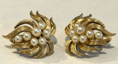 Vintage Signed CROWN TRIFARI Gold Tone *Trifarium* Faux Pearl EARRINGS-Beauties!