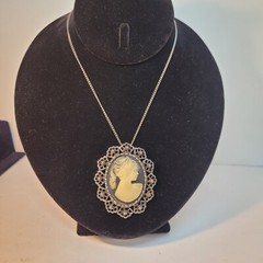 Vintage Silver Tone Black White Cameo Necklass Brooch 2 1/2″x 2″ large 23″ chain