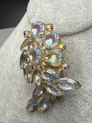 JULIANA D&E Book Piece AB Aurora Borealis Scooped Rhinestone Brooch Ref 1171 Vtg
