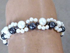 VINTAGE HAND STRUNG CULTURED WHITE AND BLACK PEARL BRACELET 8 ” STERLING CLASP
