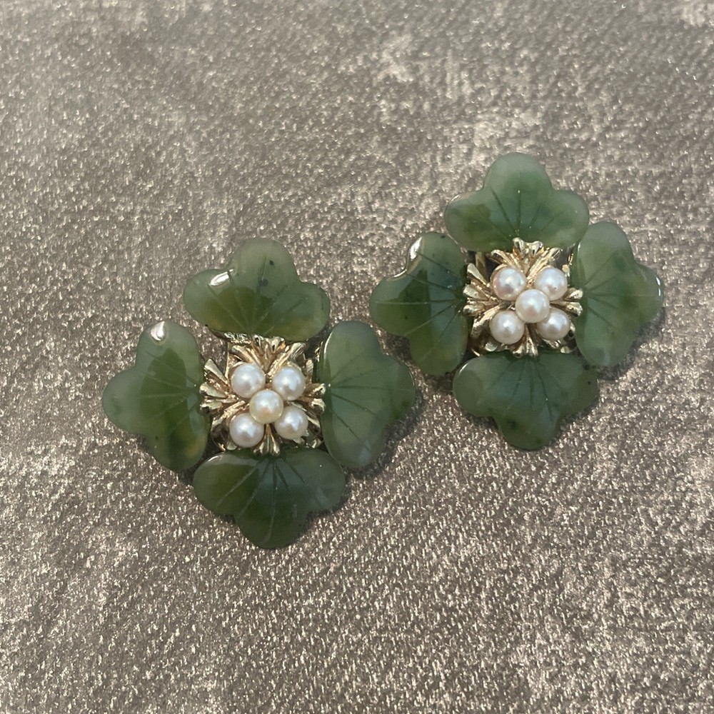 Vintage Swoboda Jade Pearl clip on earrings