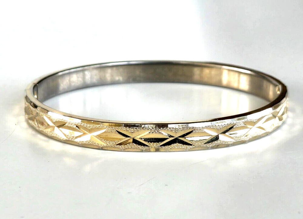 Vintage Diamond Cut Gold Tone Hinged Oval Bangle Bracelet 6-7/8″ Tension Clasp