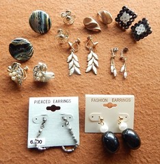 COSTUME FASHION JEWELRY: Vintage Earrings, Clips & Pierced, Very Good Condition