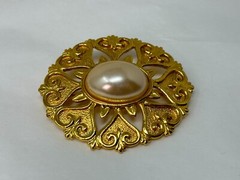 Vintage Large Signed LR Lady Remington Gold Tone Faux Baroque Pearl Brooch Pin