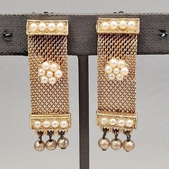 Vintage Leru Mesh Earrings Clip On Gold Tone Dangle 1 5/8″