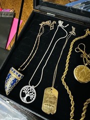 Vintage Lot Of 10 Jewelry Necklaces Bracelet Brooch Carolee-nice