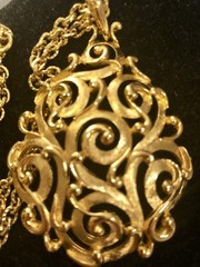 Trifari Rare Trifarium baroque Demi Parure Pendant & Earrings Vin Statement NR!