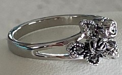 Floral Marcasite Style Statement Cocktail Ring Silver Tone Flowers Band Size 6