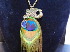 Vintage Zad Signed Peacock w/Feather & Green Stone Pendant 20″ Necklace