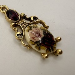 Vintage 1928 Gold Tone Rose Pendant Necklace Amethyst Purple Rhinestone