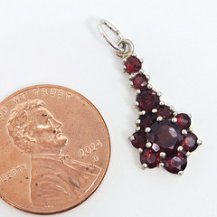 Vintage Bohemian Style Garnet Red Stone Cluster Pendant Charm 20mm