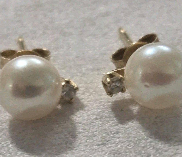 Vintage 14K Yellow Gold Akoya Cultured Pearl Diamond Stud Earrings Fine Estate