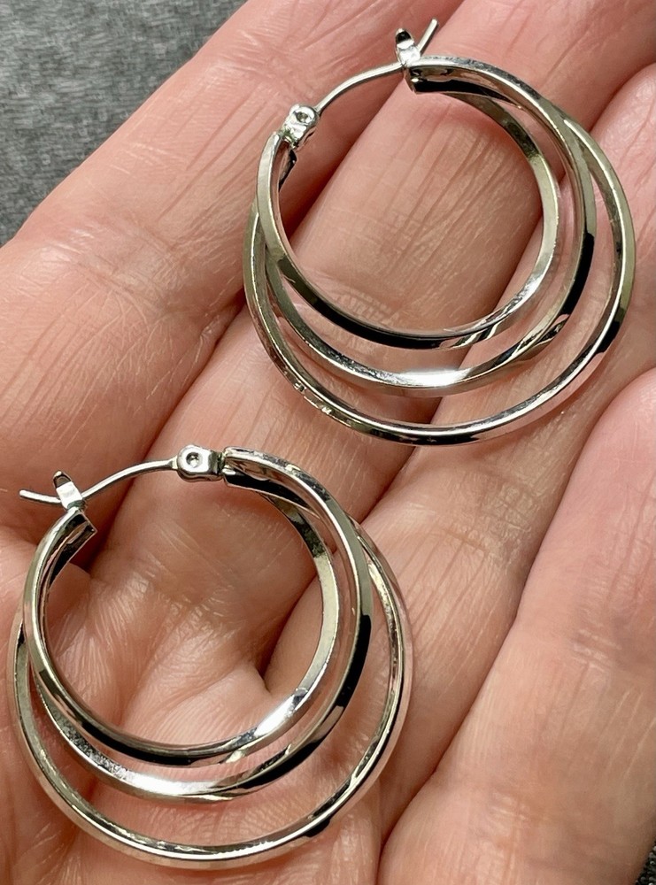 Vintage 1.1” Hinged Silver Tone Metal Hoop Earrings