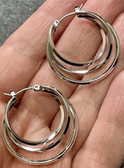 Vintage 1.1” Hinged Silver Tone Metal Hoop Earrings