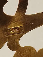 Vintage Beautiful L shape Brooch Set In 18k Yellow Gold, Stamped 750 European