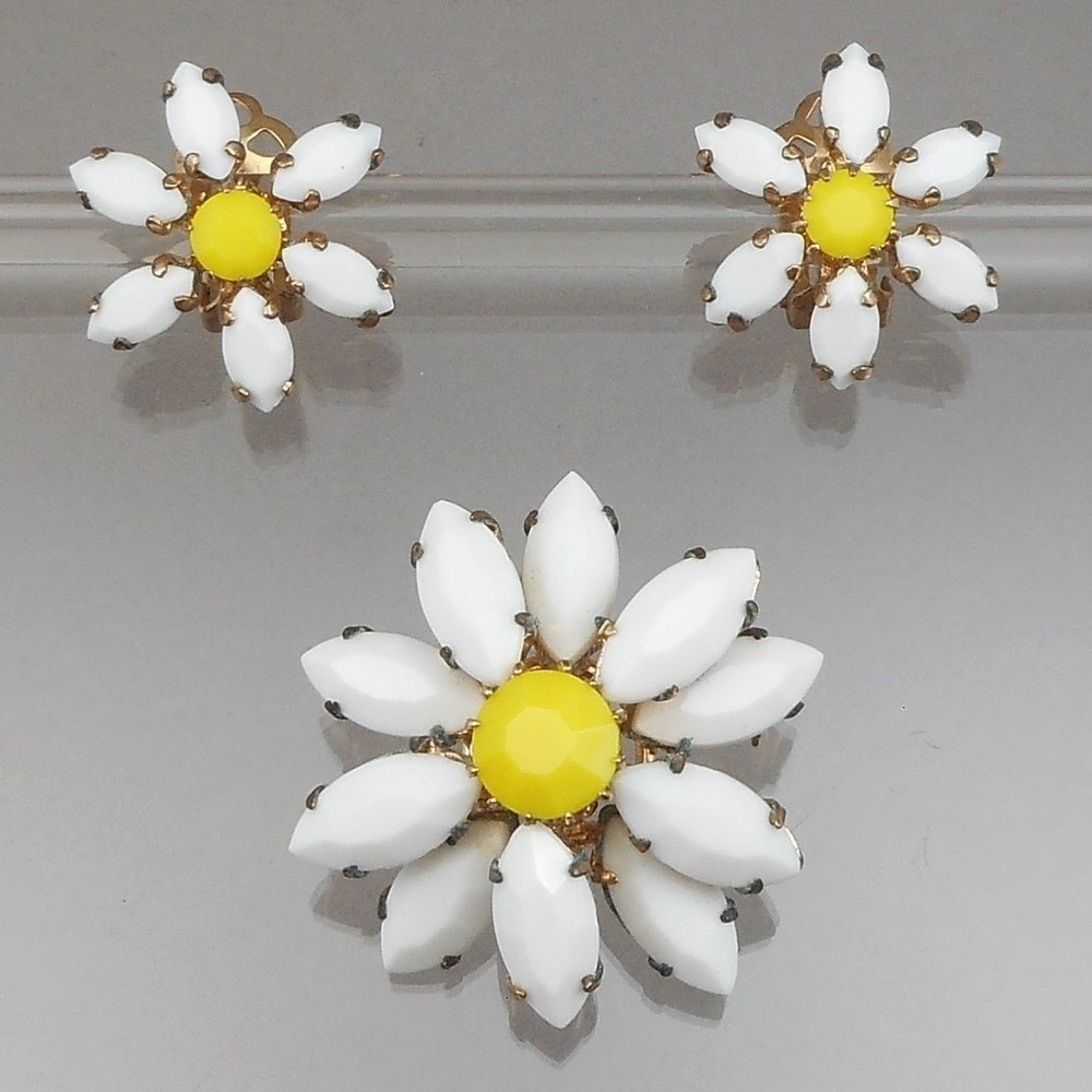 Vtg 50s Glass Daisy Jewelry Set Flower Clip On Earrings Brooch Pin Yellow White
