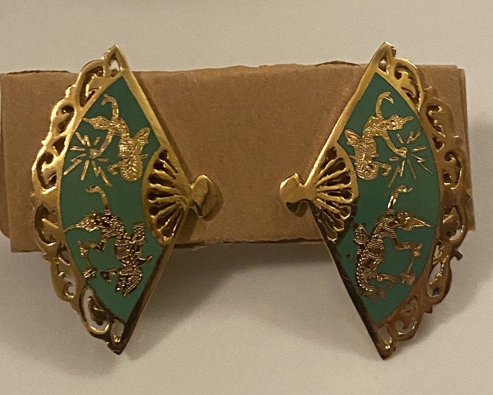 Vtg AMFARCO SIAM Thailand Goddess Gold Tone Green Enamel Fan Screw Back Earrings