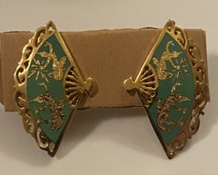 Vtg AMFARCO SIAM Thailand Goddess Gold Tone Green Enamel Fan Screw Back Earrings