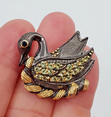 925 Swan Brooch 1.25in Rhodium Plate Sterling Silver Peridot Onyx Figural Estate