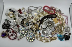 Vintage To Now Estate Junk Jewelry Lot For Crafting Repurpose Repair 1 Lb As Is
