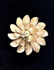 Vintage Signed JOSEF MORTON (Miriam Haskell) Russian Gold Tone FLOWER Pin Brooch