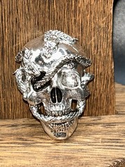 Modern Costume Jewelry Silver Tone Skull And Snakes Pin Brooch 1 3/4”