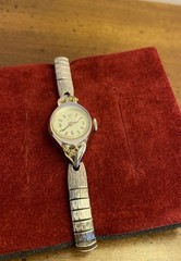 Vintage Benrus Women’s Watch Diamond AccentsStretch Windup RUNS 2490 550 Ladies