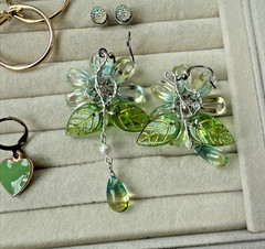 6 Pairs Gold Tone Green VTG Pierced Earrings LOT Enamel 1980s 1990s modern y2k