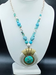 Vintage Southwestern Pendant Necklace Turquoise Stone Chip Silver Tone